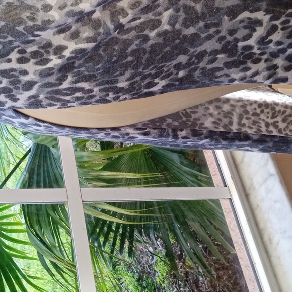 LulaRoe Coverup - Picture 6 of 6